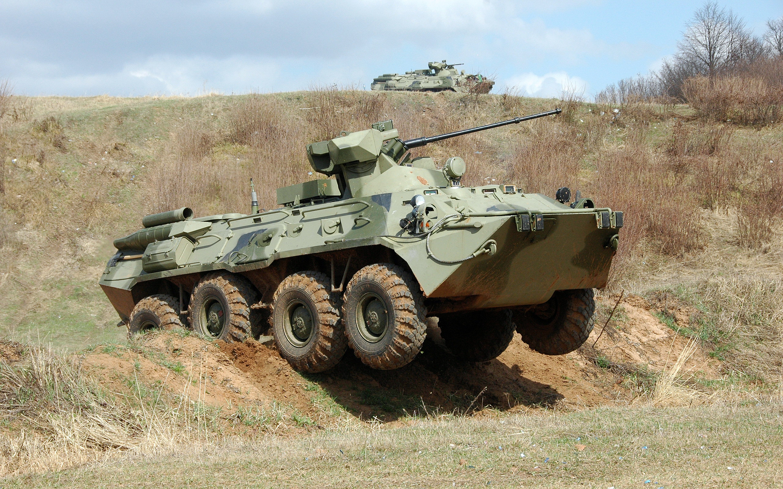 俄罗斯btr-90轮式装甲车