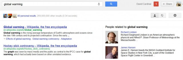 用谷歌搜索“全球变暖”，右栏出现的是一个支持者和一个反对者。
