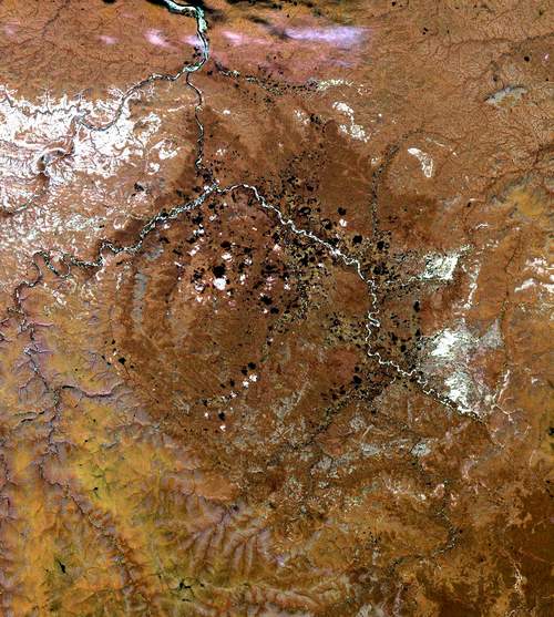 俄罗斯Popigai陨石坑，世界七大陨石坑之一。（图片：wiki commons）