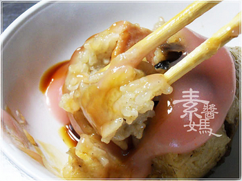 米酱颜色较浅，味道较淡。图片来自：susi801126.pixnet.net