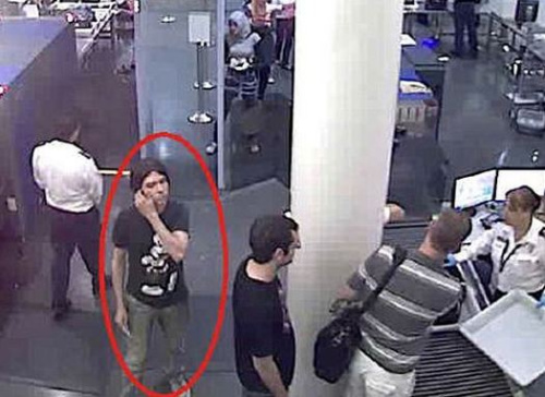 警方在机场监控录像中捕获的图像。